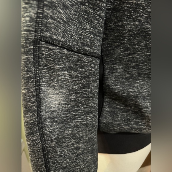 Lululemon Men’s zip up hoodie size M - Picture 6 of 7